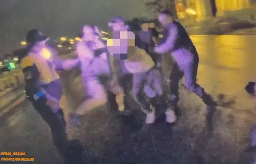 驚！65歲男深夜持刀闖總統府　高喊「要殺共產黨」遭憲兵壓制