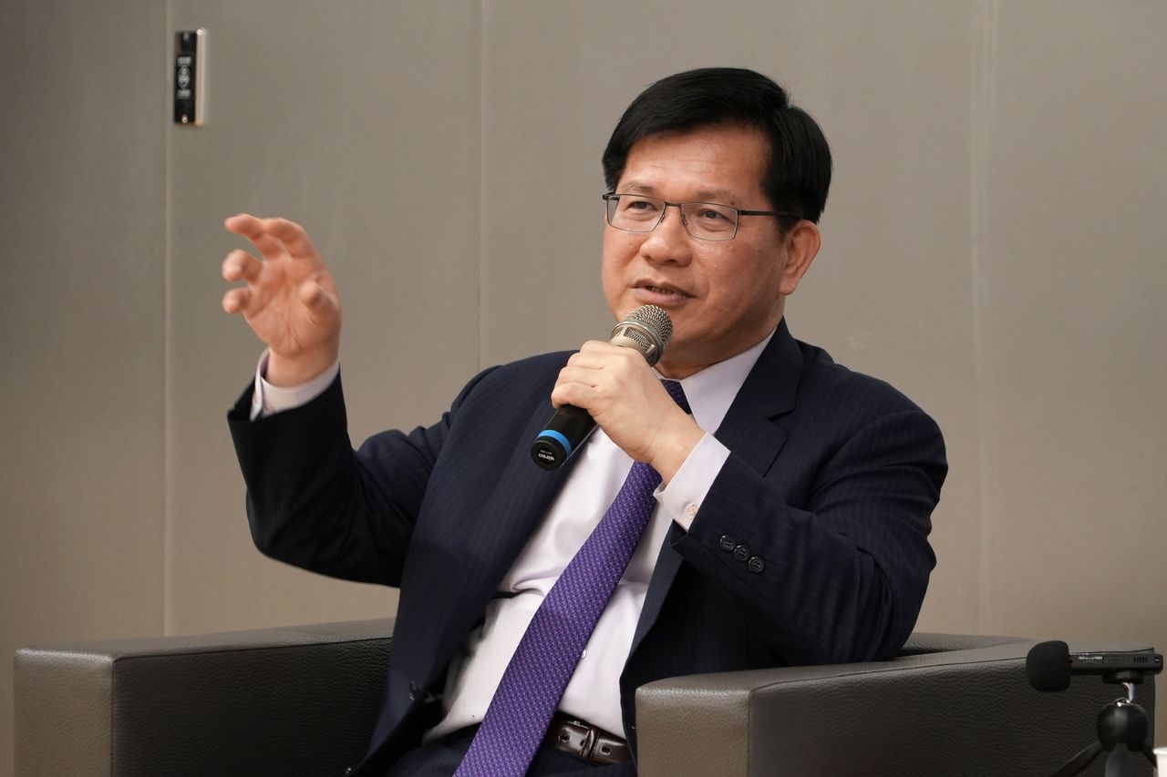 林佳龍接受《日本時報》專訪:台灣應納入第一島鏈安全框架