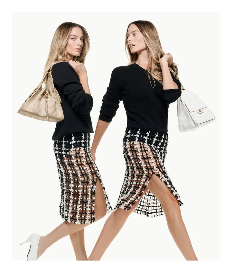 瑪格羅比拍攝CHANEL 25包款全新形象廣告。品牌提供