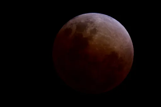 全台唯一直擊！屏東「月全食SOLO之夜」五鄉鎮連線撥雲見月