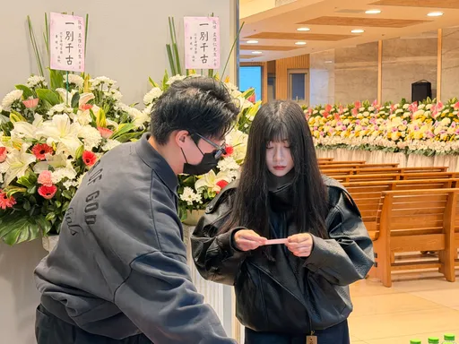 直擊｜袁惟仁人生畢業典禮遺照曝光　林俊傑、劉若英、S.H.E來了