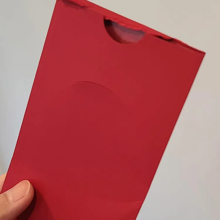 張晨光不收酬勞，只意思意思撕了紅包袋口。翻攝張兆志臉書