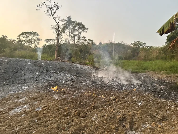 火勢已於清晨5時58分順利控制。翻攝畫面