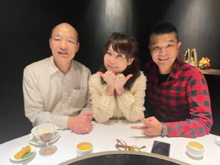 韓國瑜與錢怡君、李文耀餐敘。李文耀提供