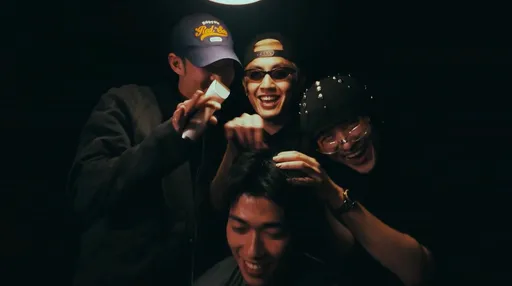 U:NUS赴泰拍MV走諧星風　蔡承祐「剃頭畫面」曝光