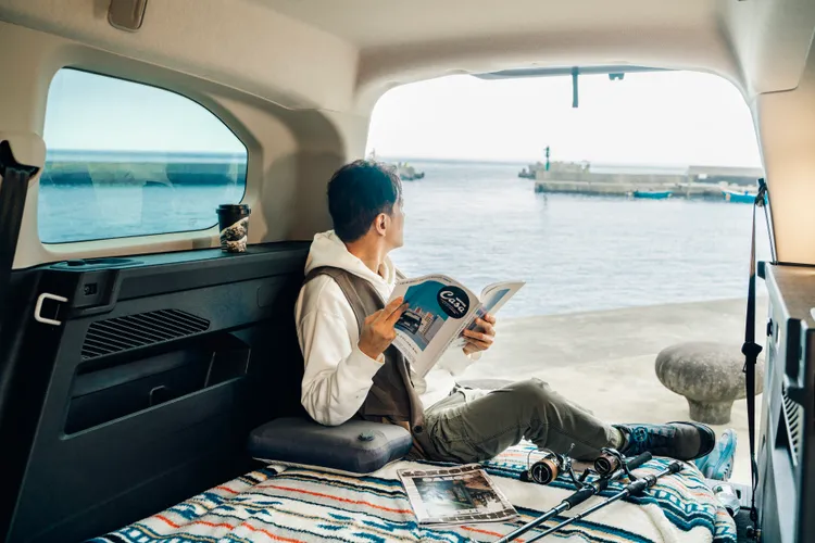 Opel Combo為結合商用與休旅需求的多功能車款，車室空間可容納露營裝備、自行車或其他戶外器材擴充使用場景。業者提供