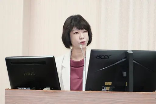 顏慧欣在加護病房「辭職信」曝光！揭露驚人內幕