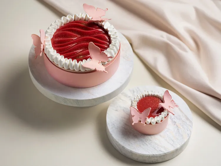 台北文華東方酒店文華餅房，推出全新甜品「草莓起司蛋糕」。台北文華東方酒店提供