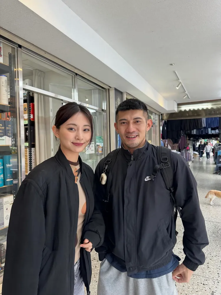 周先生開心不已地說，見到偶像真的腦袋一片空白。周先生授權提供