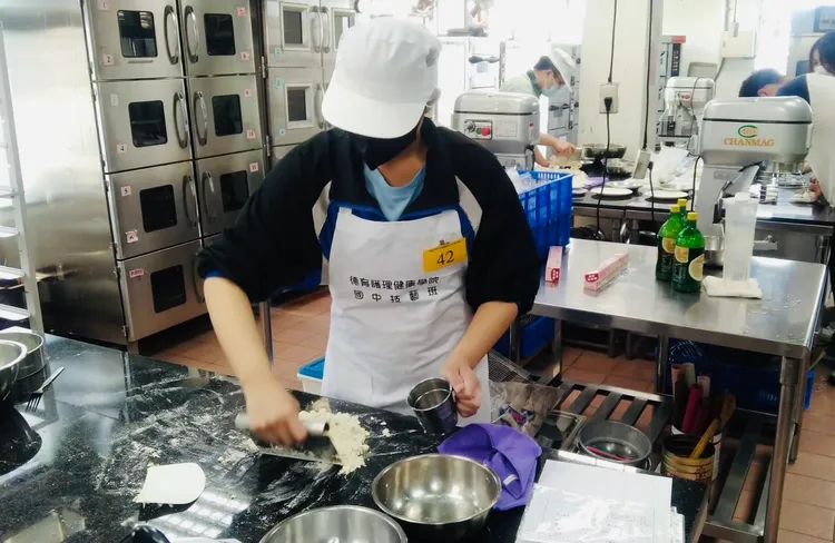 技藝比賽題庫出現爭議，市府教育處了解後宣布將重辦筆試。資料照片