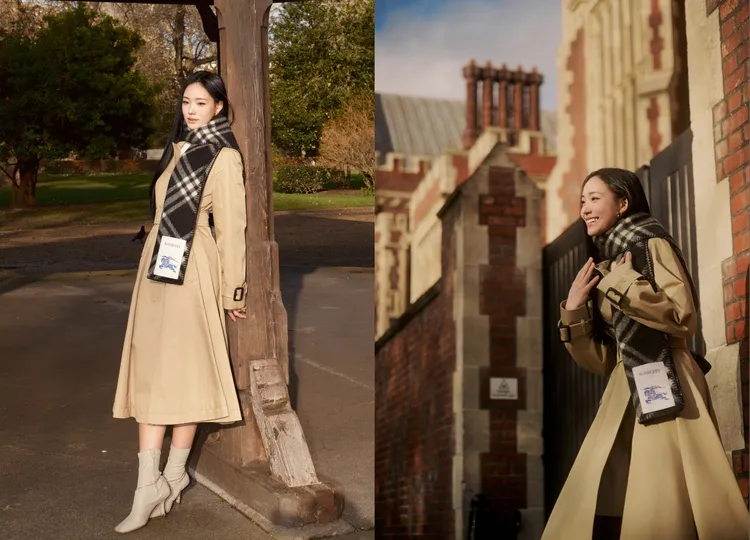 Lily選穿Burberry Ellingham風衣搭配白短靴與經典格紋圍巾。品牌提供