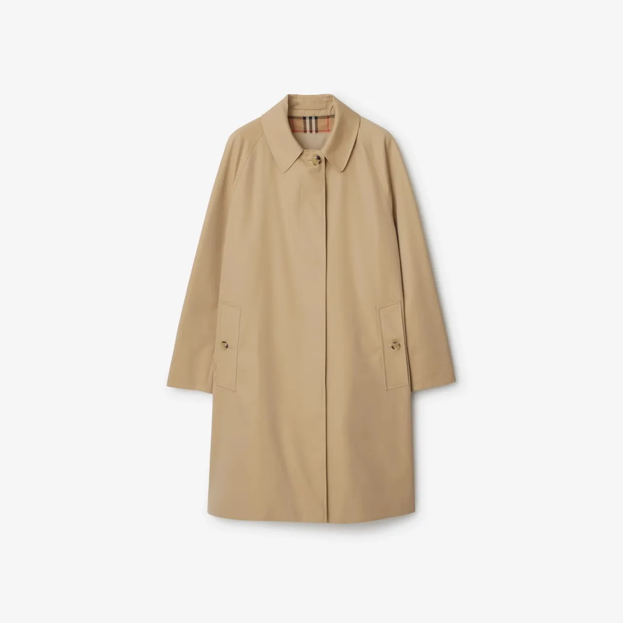 Burberry蜜金米色中長版Camden Heritage系列輕便大衣，7萬5000元。品牌提供