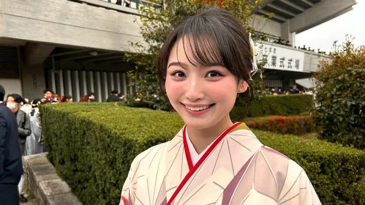 安井南日前穿和服出席學校畢業典禮。翻攝自安井南X