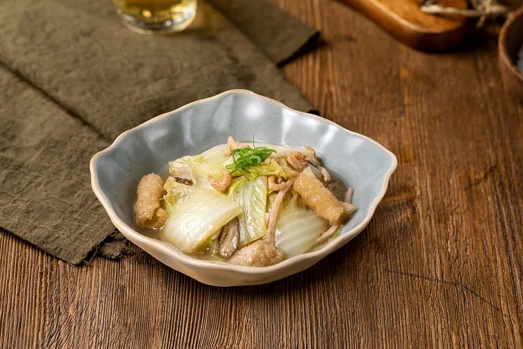 阿達師五星麵舖辦桌白菜滷68元。業者提供