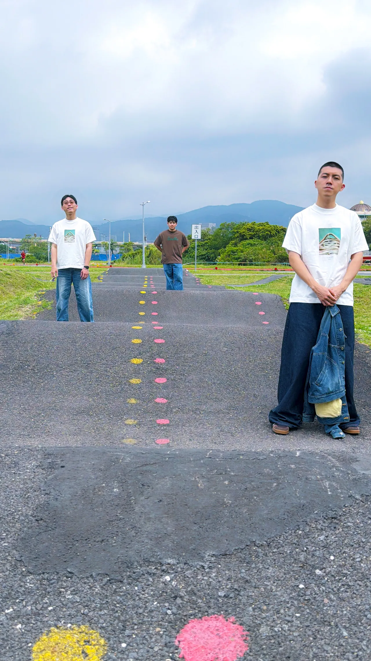 亨利（左起）、PooPoo、本山去年底發行第三張專輯《失望的山》。放飛音樂提供