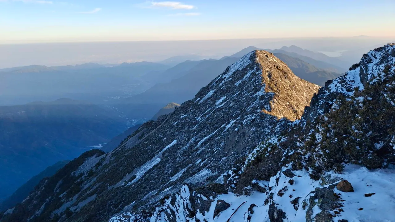 玉山雪景。氣象署提供