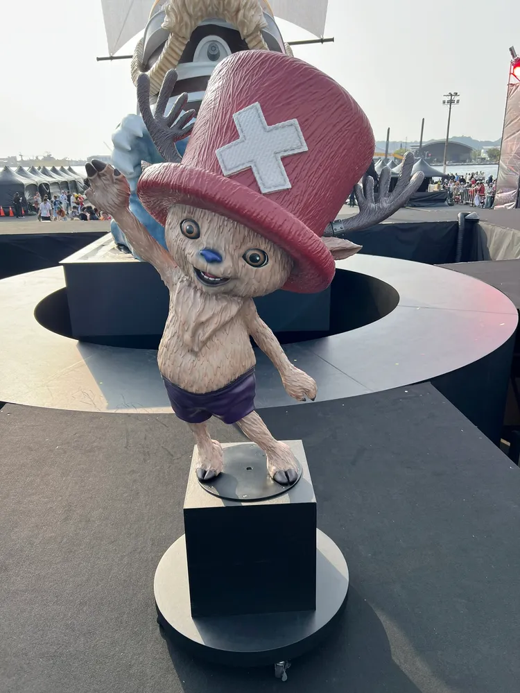 梅利號、喬巴可愛裝置供現場民眾合照打卡。陳薇安攝