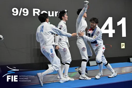 台灣亞青擊劍隊史首金到手！男銳劍團體奪冠　劍指2026名古屋亞運