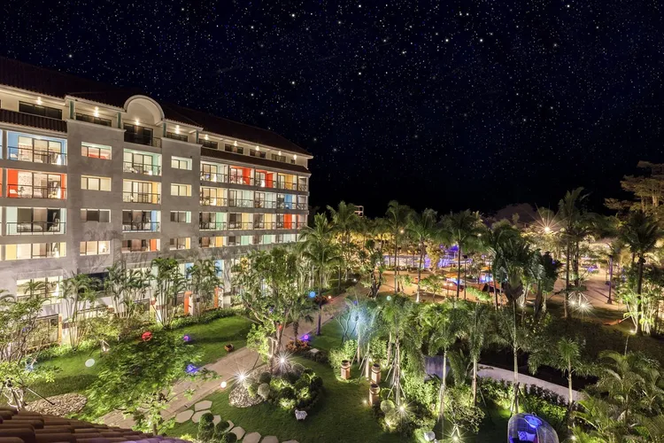 「好宿成雙」專案可自由配對南北飯店，免費入住台南趣淘漫旅或台東趣淘漫旅一晚，墾丁凱撒則是另加價1000元即可入住雅致客房一晚。凱撒飯店連鎖提供