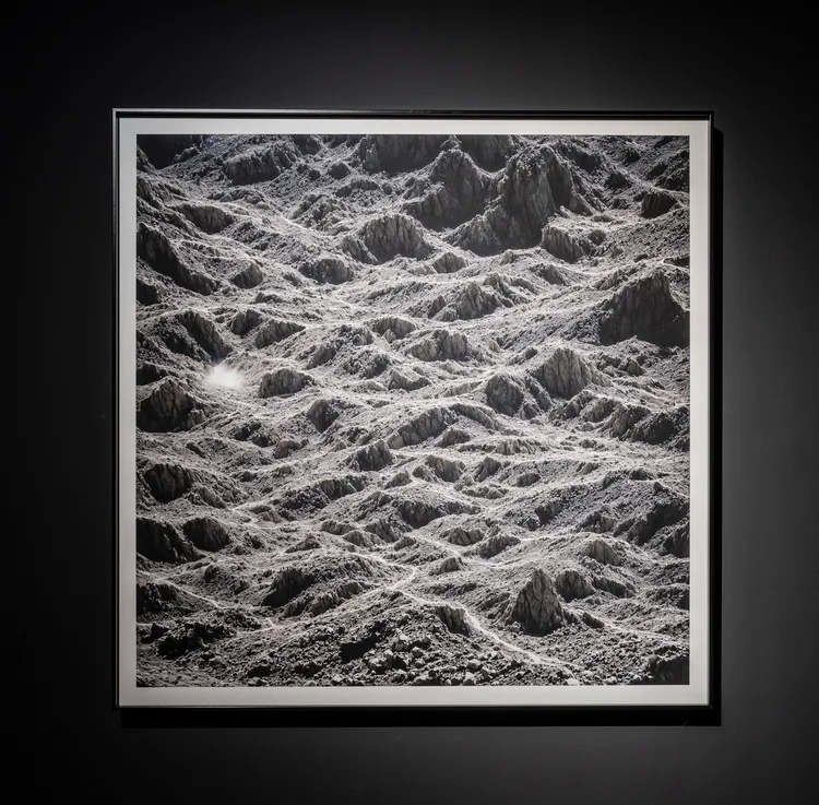 〈Emerging Landscape〉以礦坑記憶為靈感，透過演算生成影像呈現地景變化。文化部提供