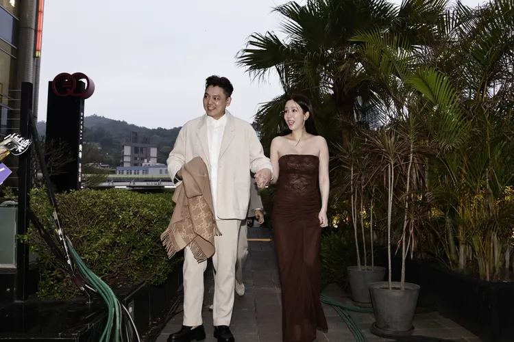 艾雅與老公。攝影中心攝