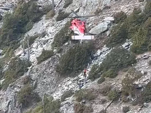 63歲山友攀登秀姑巒山墜邊坡　頭部撕裂傷空勤直升機救下山