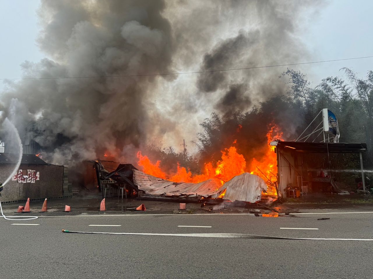 大溪燒烤店火警 20歲酒客燒成焦屍