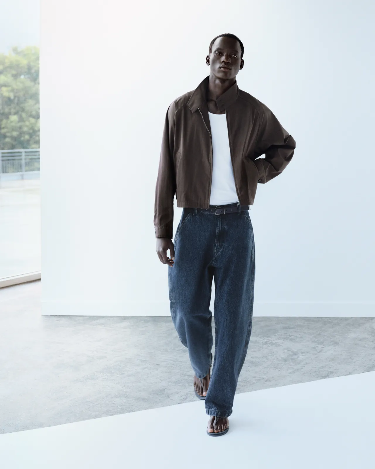 Uniqlo U 2026春夏男裝系列推出新版錐形褲。品牌提供