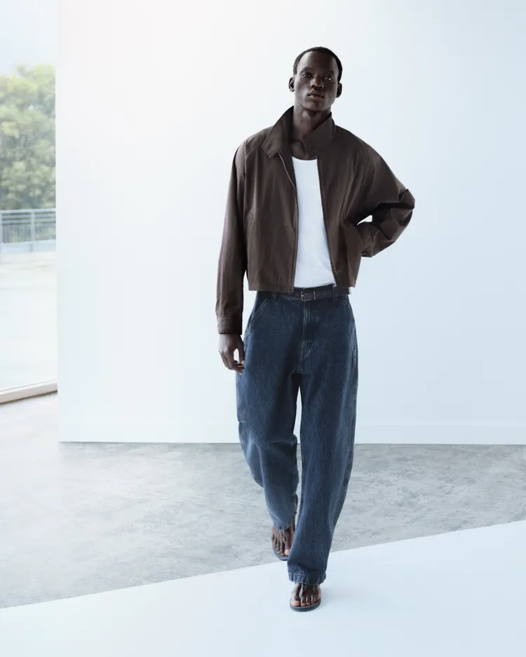 Uniqlo U 2026春夏男裝系列推出新版錐形褲。品牌提供
