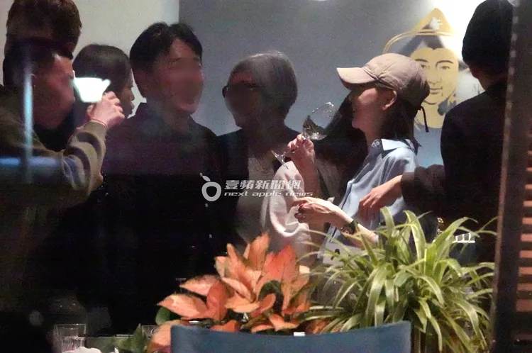 王心凌（右）笑得合不攏嘴，氣氛歡樂。特勤中心攝