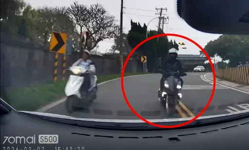 「臉上有蜘蛛！」轎車突跨線逆衝　淡水高爾夫球場前撞傷騎士