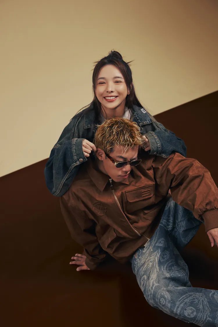 健志（前）與被老婆Mia爆料私下很會製造笑點。快電商提供