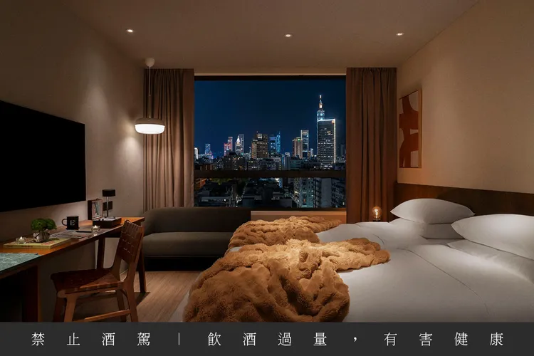 「台北大安伊普索凱悅尚選酒店」微醺專案，最低每晚含稅4,799元起，再贈「Sake-Union-蘊釀台北」單人套票1組。業者提供