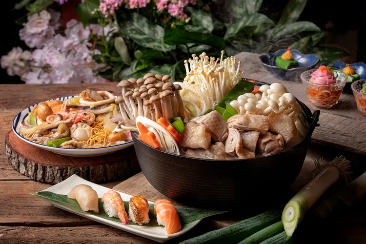 地雞鍋、炒麵。業者提供