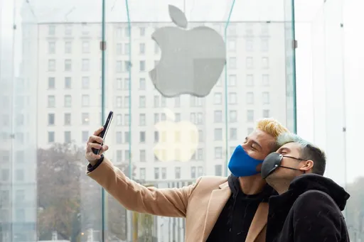 iPhone摺疊機預計今年亮相　但可能12月才買得到