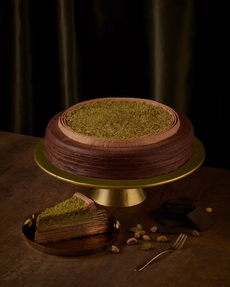 「杜拜巧克力千層蛋糕」近日造成全台搶購。翻攝自Lady M臉書