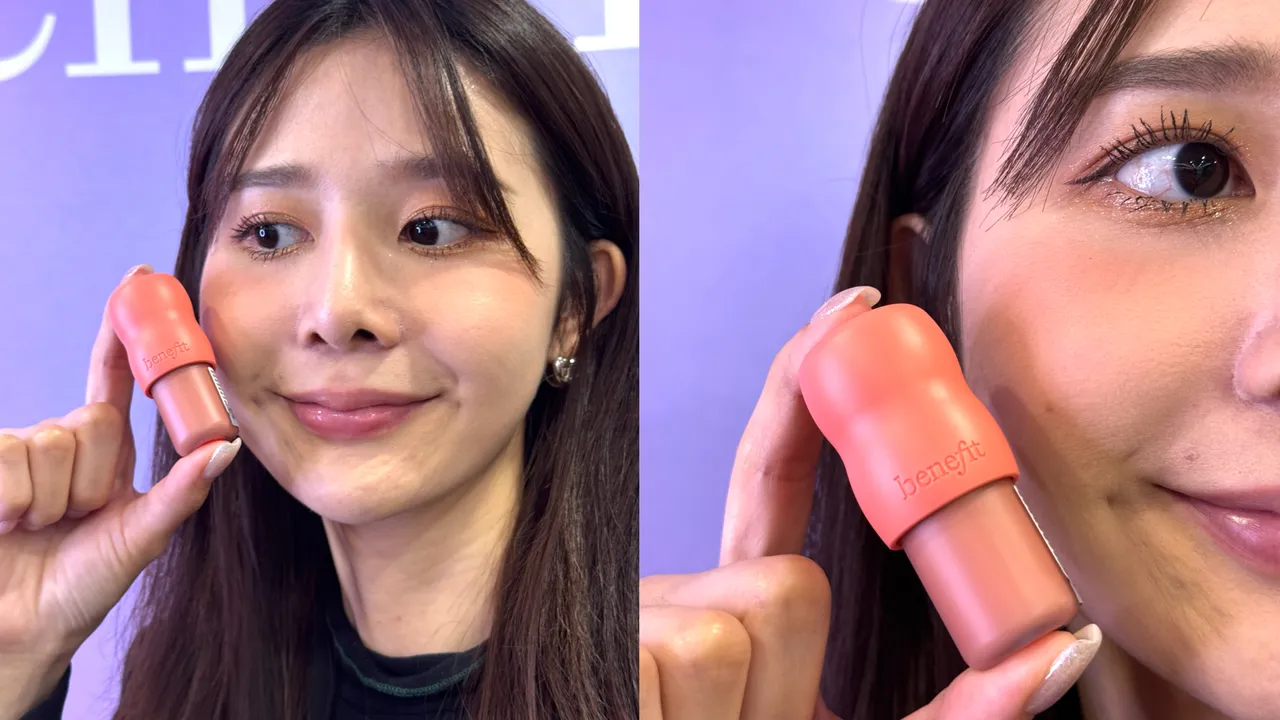 Model示範Benefit雲朵空氣腮紅棒。張家玲攝