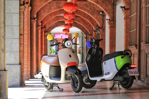 壹蘋試駕｜童年開上路！Gogoro EZZY 500《玩具總動員》聯名試駕　巴斯、翠絲雙車魅力全開