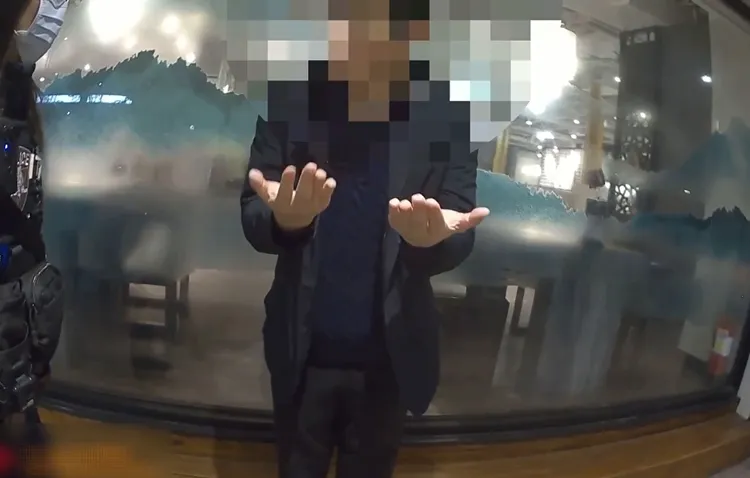 韓籍男自稱手機遺失。翻攝畫面