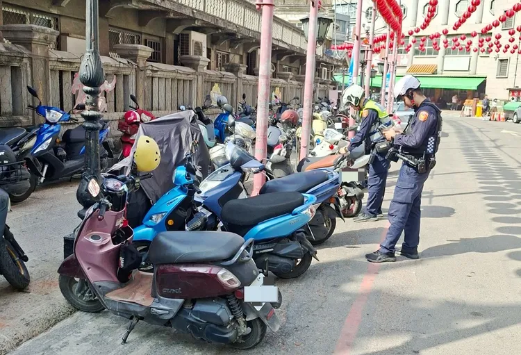 北港警分局將在周六、日加強取締違規停車、占用道路等行為。警方提供