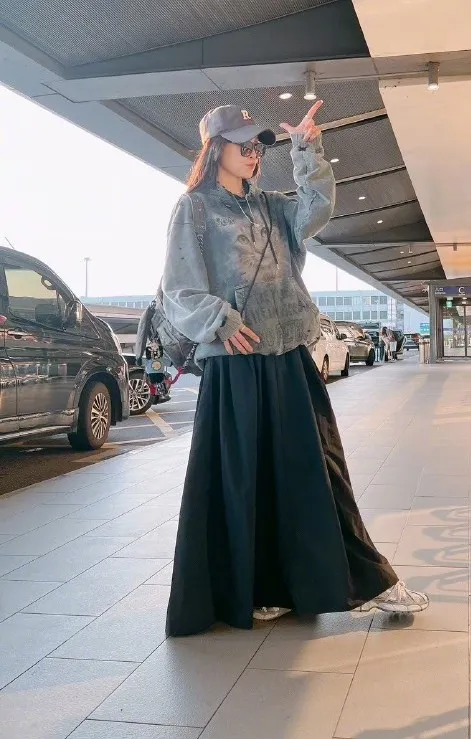 范瑋琪秀出機場出發照，準備參加《浪姐7》。翻攝范瑋琪微博