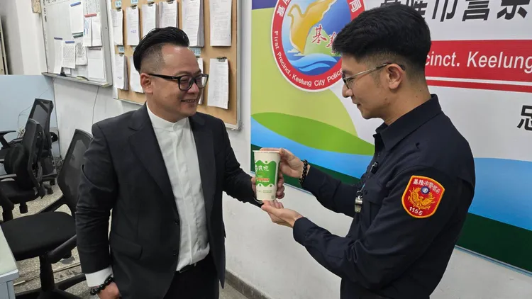 議長童子瑋今天下午赴忠二派出所關心警員。葉先鵬攝