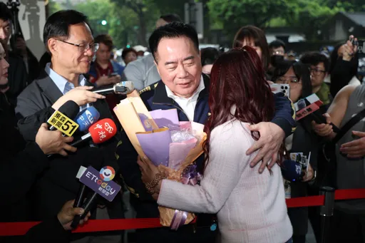 蔡正元今入監！邱毅突摔傷取消送行　分享獄中痛苦經驗