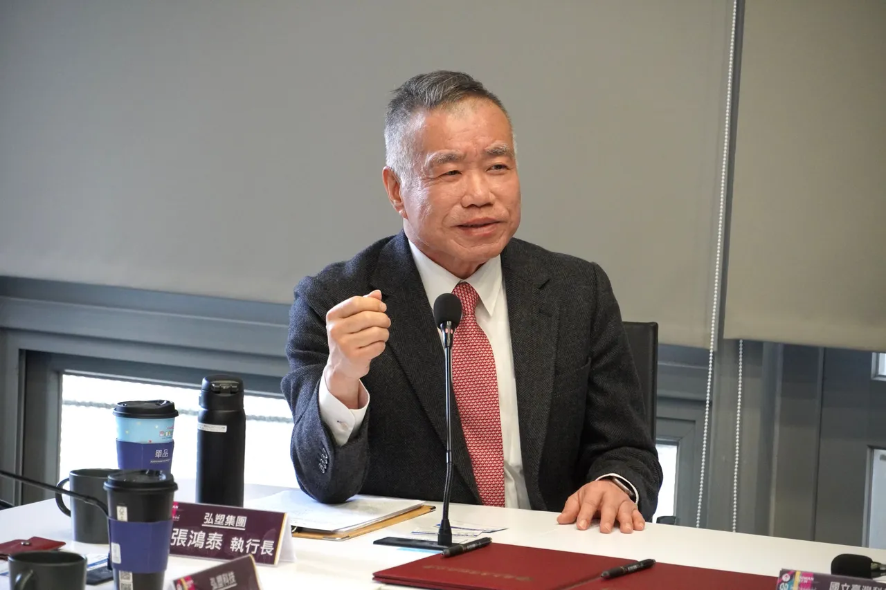 弘塑集團執行長張鴻泰期待與臺科大進行資源互補和技術整合，共同鞏固臺灣自主研發的能量，建立永續的人才與技術生態系。公司提供