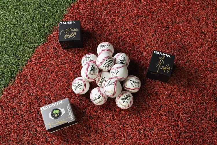 全民集氣挺台灣！參與Garmin Taiwan社群活動有機會獲 Team Taiwan 球員簽名紀念錶或限量簽名球。業者提供