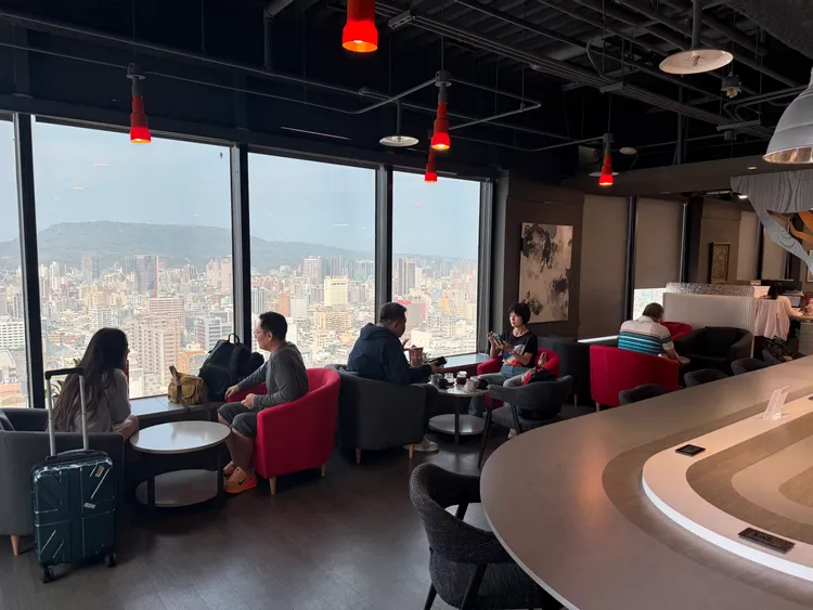 共享辦公室在2017年時，全高雄不到5家，如今已超過50家。葉家銘攝