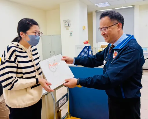 婦女節暖心祝福　桃警致贈女性同仁兼具藝文與祝福意涵節日禮物