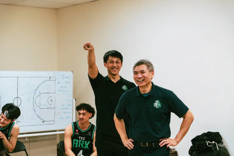 李逸驊(中右)。洋基工程