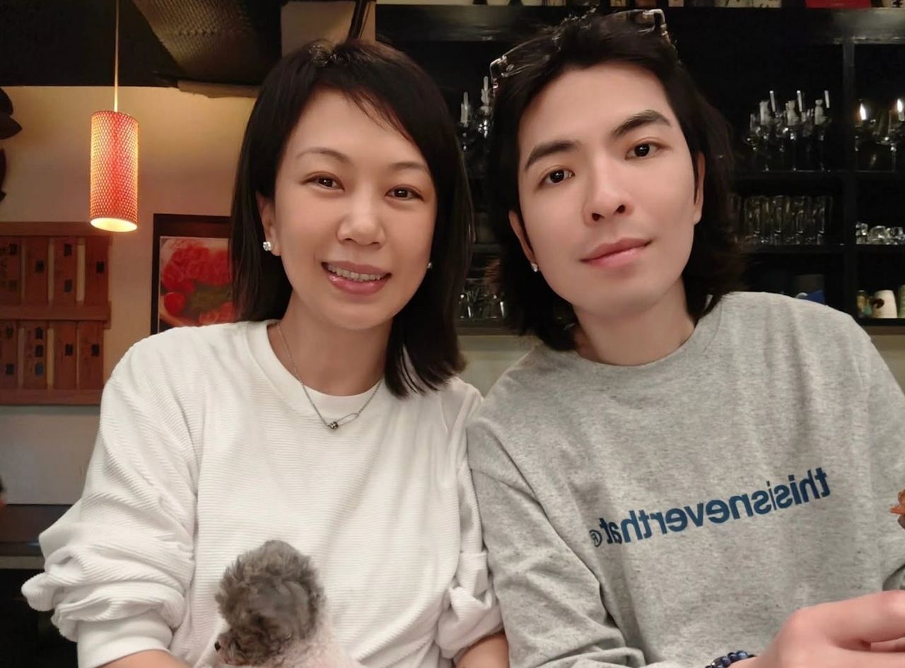 甜爆!蕭敬騰歡慶情人節 愛妻笑納墨鏡、AUDOR名錶!日常肉麻對話曝光