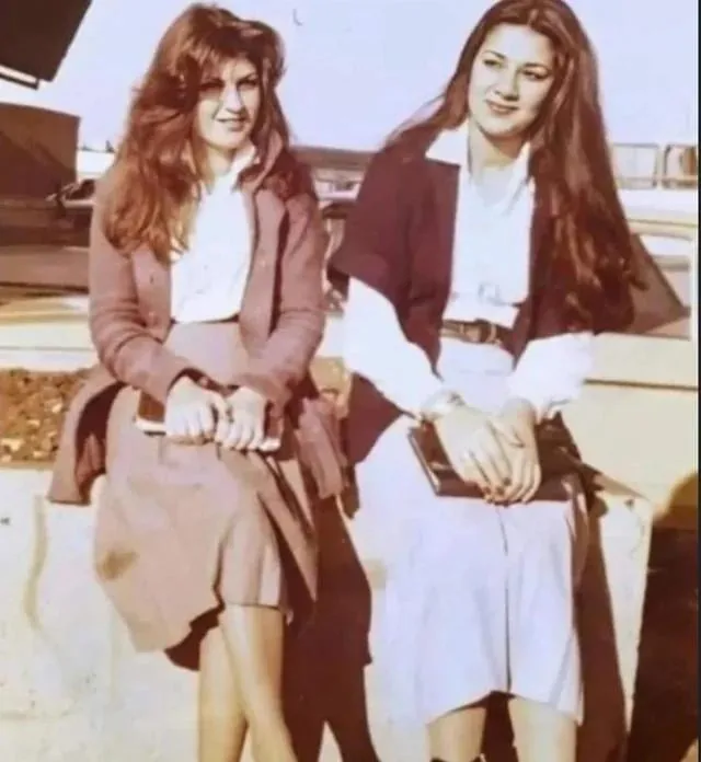 時尚的伊朗女子。翻攝自X